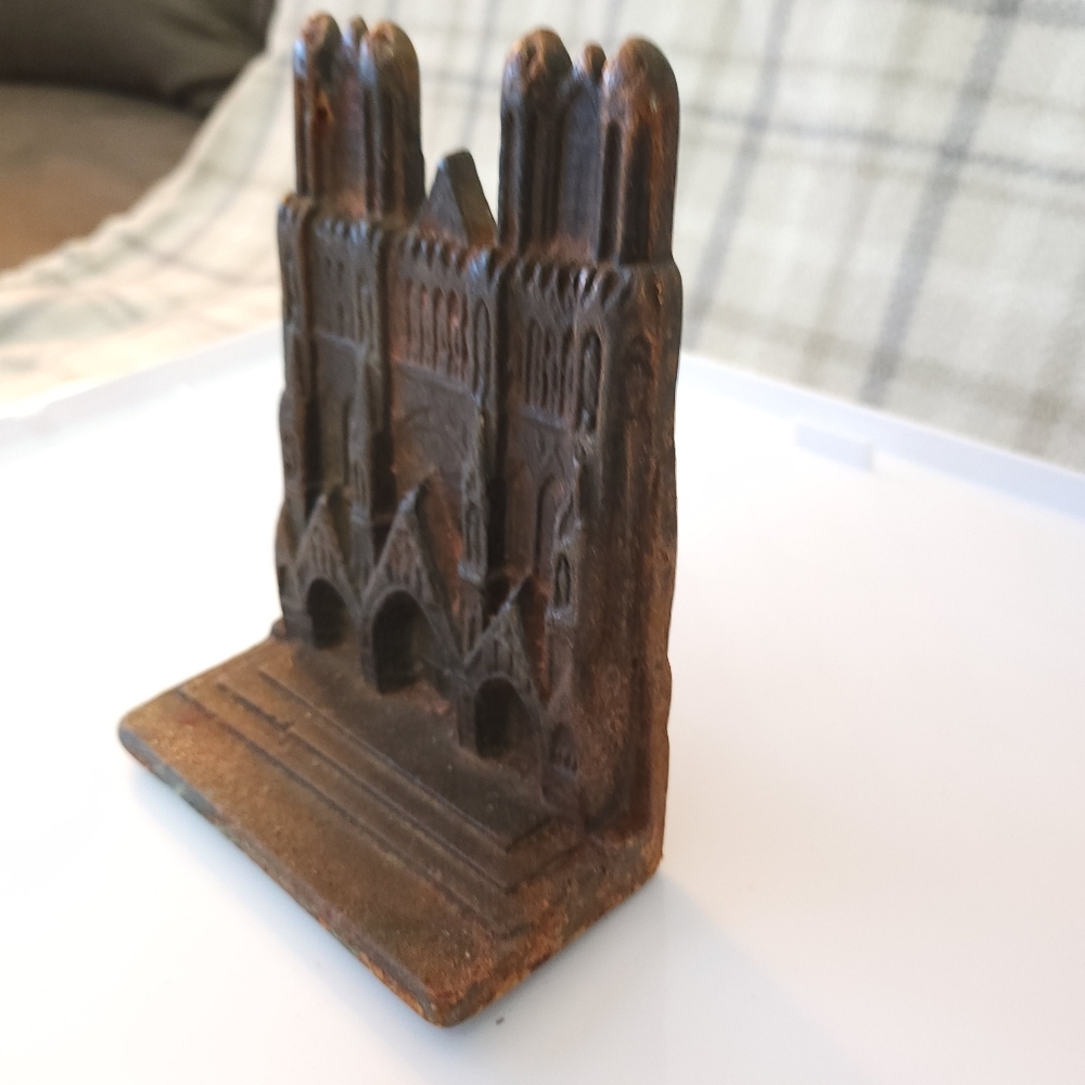 Single Bookend Antique Cast Iron Bronze Ornate Detailing Notre Dame Cathedral - Picture 2 of 16